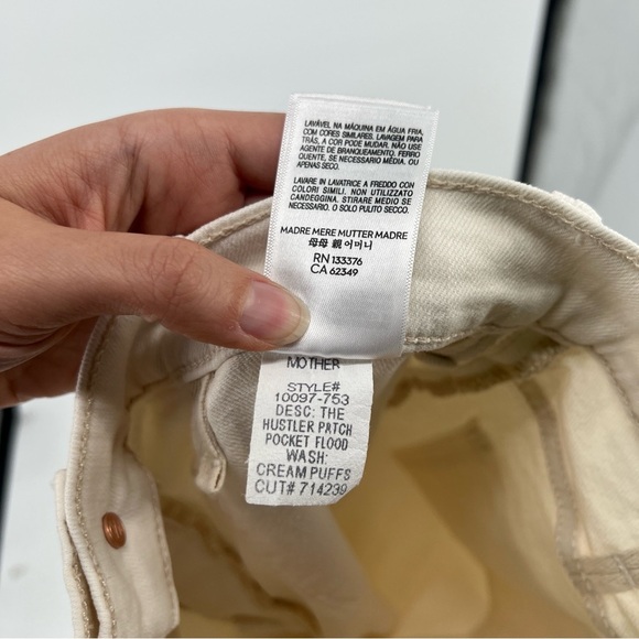 Mother The Hustler Patch Pocket Flood Straight Leg Jeans in Cream Puff 30 NWT - Picture 13 of 13